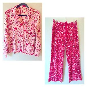 Scanty pajamas set; Neiman Marcus Red Pink Valentine Love heart peace Sz Medium
